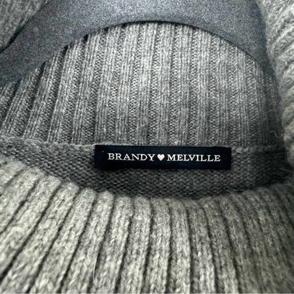 BRANDY MELVILLE Cassia Turtleneck Cowl Sweater Gray Size OS Small Wool Blend - Picture 6 of 9